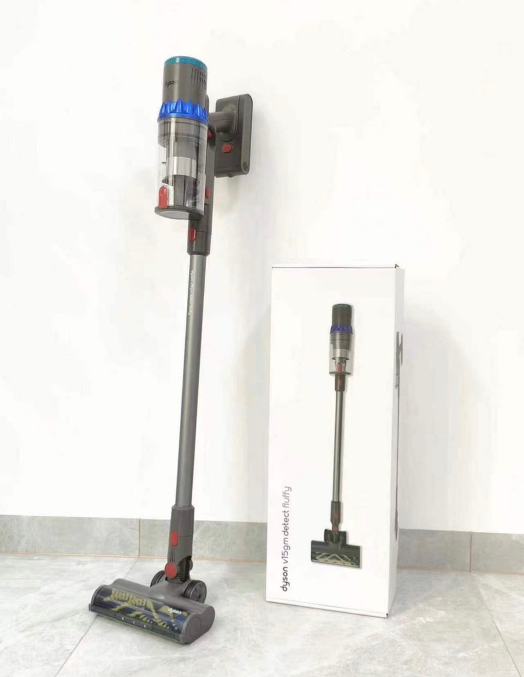 Aspirateur balai sans fil Dyson V15 Detect – Puissance maximale, technologie laser “dust-detect”, jusqu’à 60 min d’autonomie