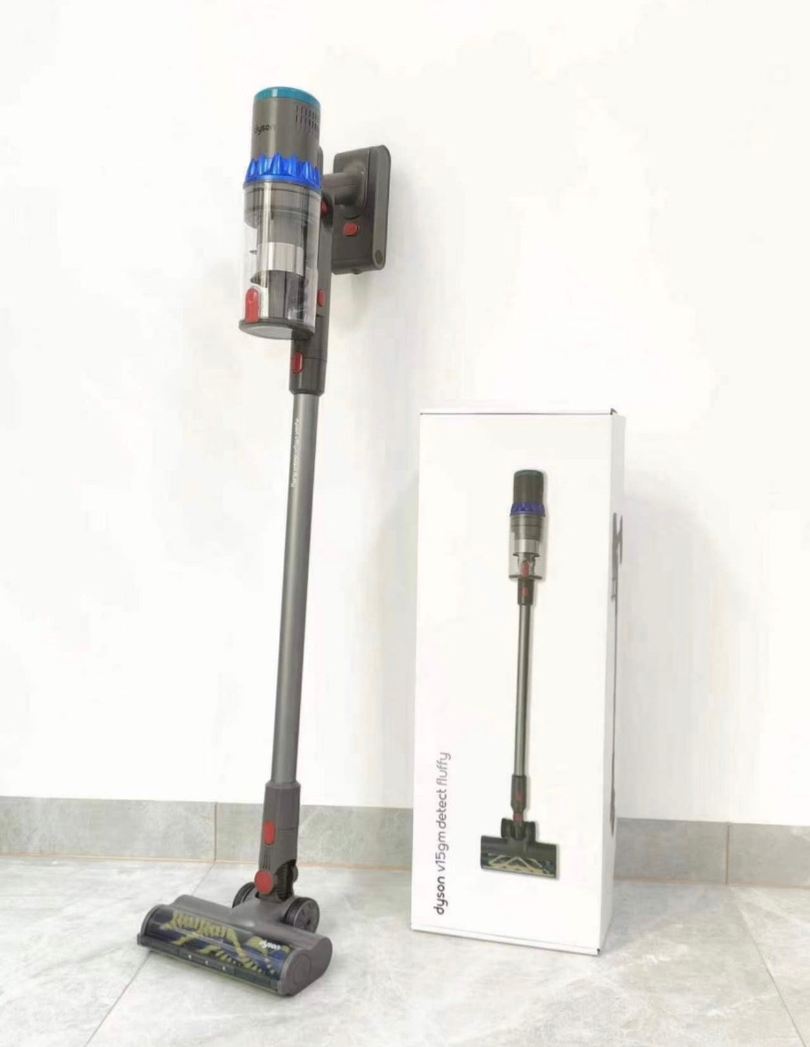 Aspirateur balai sans fil Dyson V15 Detect – Puissance maximale, technologie laser “dust-detect”, jusqu’à 60 min d’autonomie